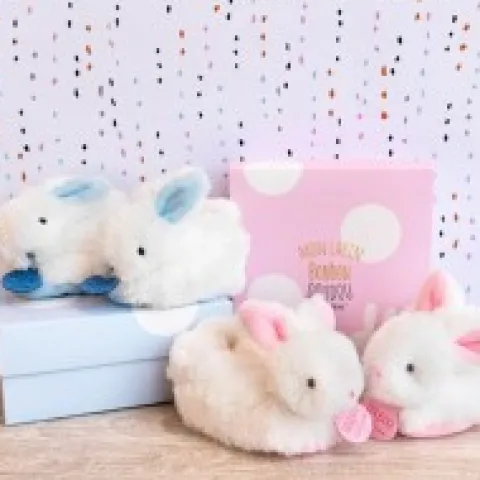 New Coffret cadeau naissance chaussons lapin rose avec hochet - 0/6 mois Les Coffrets À Offrir|Lapin Bonbon