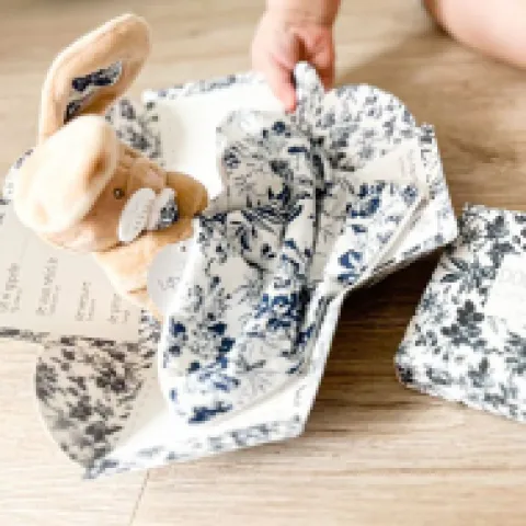 Online Doudou LAPIN bleu Marine avec mouchoir - BOH'AIME - Cadeau À Moins De 20€|Les Boh'aime