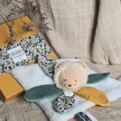 Hot Doudou LION blanc avec pétales - BOH'AIME Les Coffrets À Offrir|Cadeaux Naissance